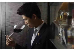 OENOLOGIST AND SOMMELIER: WHAT'S THE DIFFERENCE?