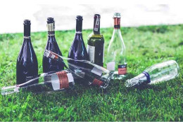 4 IDÉES ORIGINALES POUR RECYCLER VOS BOUTEILLES DE VIN VIDES
