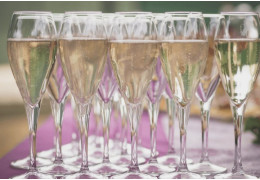 WHAT ARE THE ALTERNATIVES TO CHAMPAGNE?