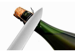 POURQUOI SABRER LE CHAMPAGNE ?
